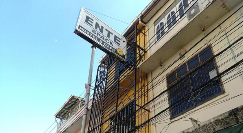 Oyo 505 Ente Space Hostel Bangkok Exterior foto