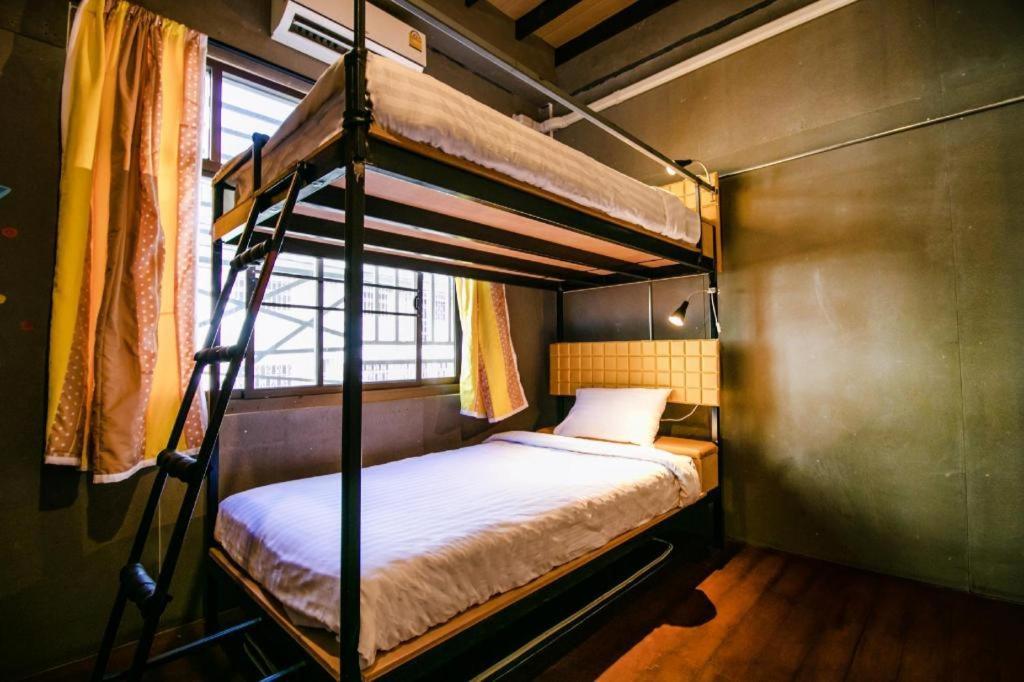Oyo 505 Ente Space Hostel Bangkok Exterior foto